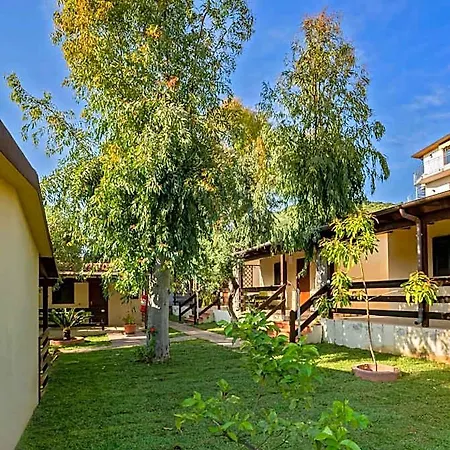 Villaggio Leucosia Hotel *