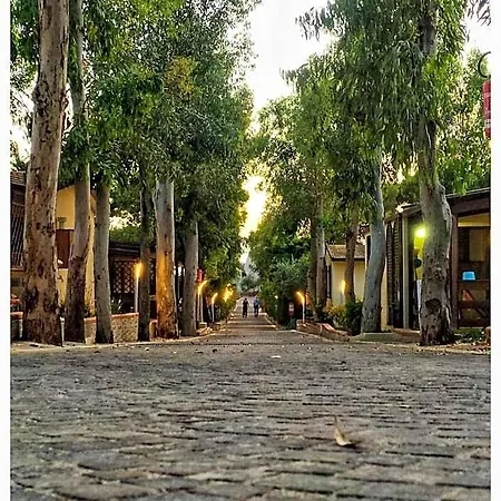 Villaggio Leucosia מלון קסטלבאטה