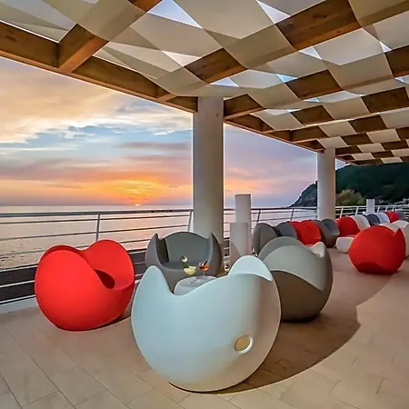Villaggio Leucosia Resort *